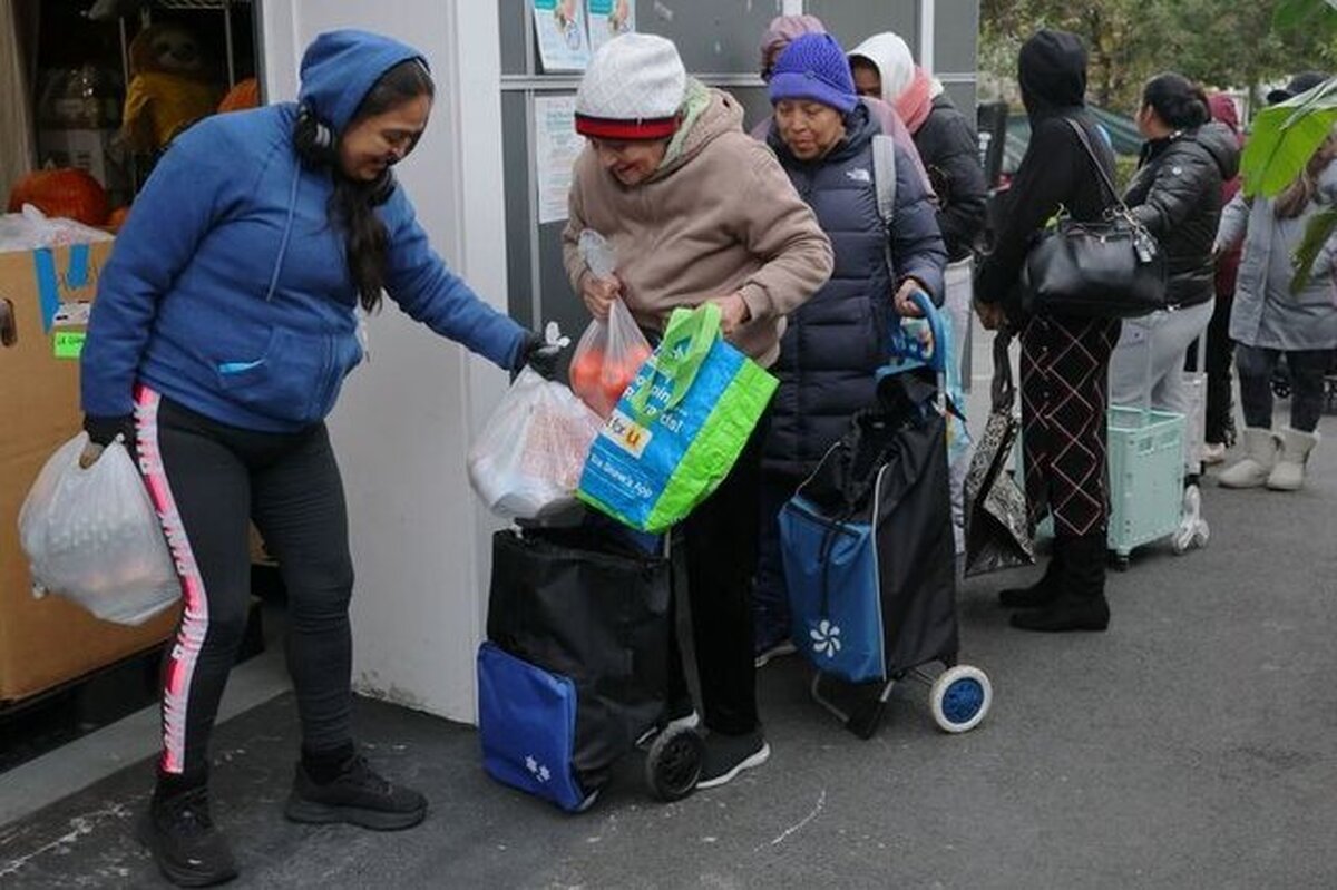 دولت ترامپ پرداخت مزایای غذایی را در دوران تعطیلی دولت فدرال نصف کرد