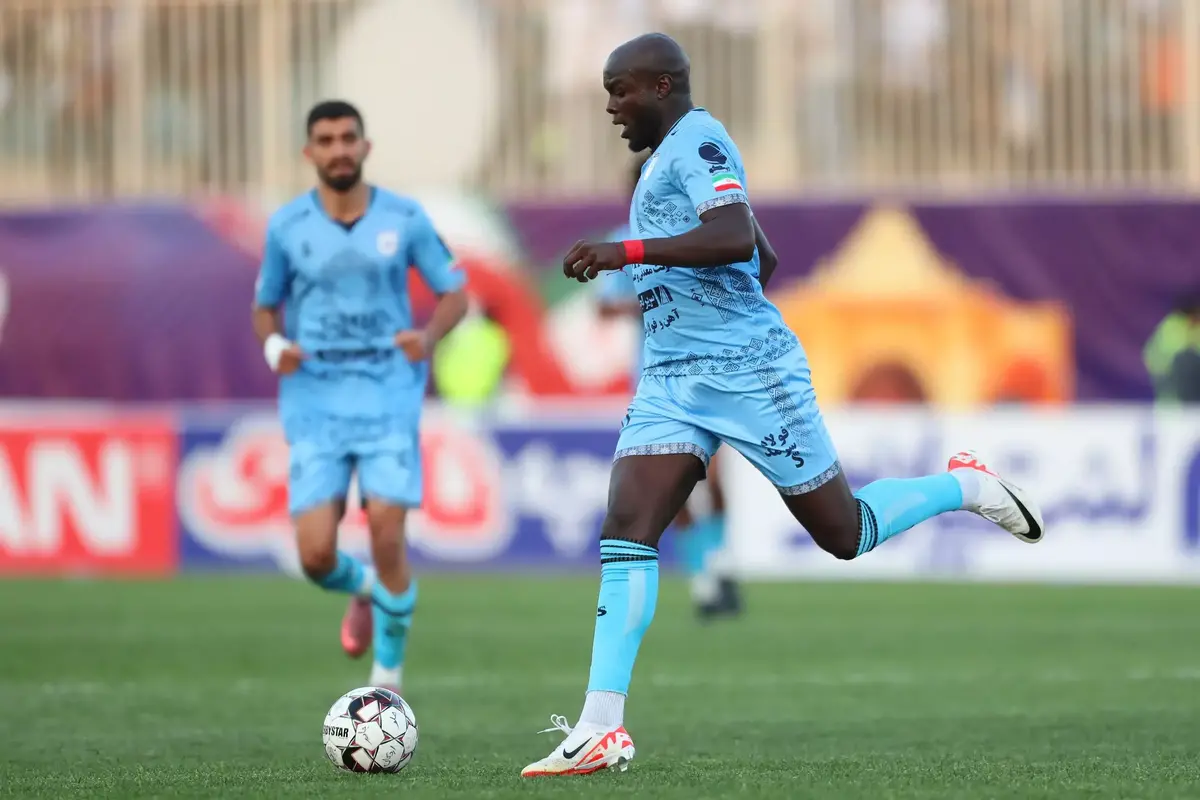 مهاجم اکوادوری چادرملو: زندگی در یزد مثل قدم زدن در دل تاریخ است/ عاشق چلوکباب هستم!