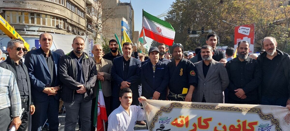 حضور پرشور جامعه ورزش و جوانان استان تهران در مراسم ۱۳ آبان‌ماه 