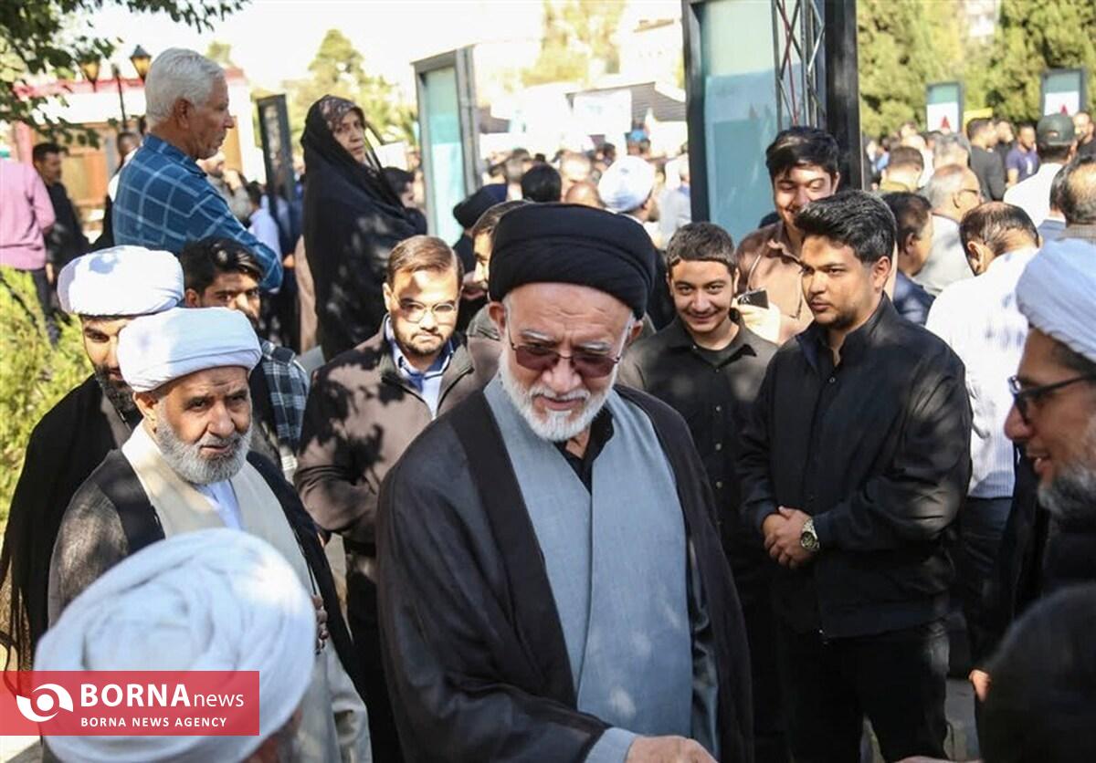 علما حضور فعالی برای روشنگری نسل جوان داشته باشند