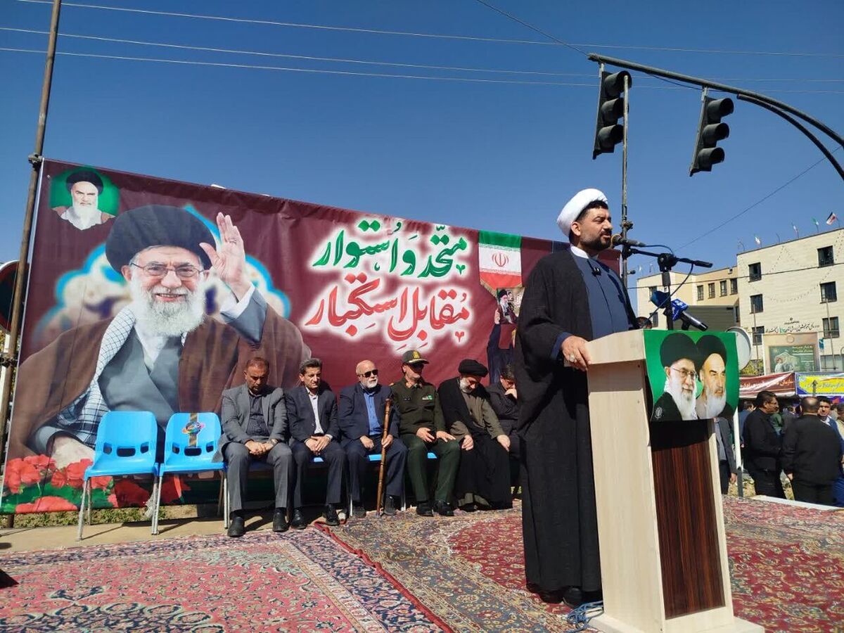 مشاور رییس مجلس : ملت ایران اهل جنگ نیست اما هرگز در برابر زور و استکبار هم سر تسلیم فرود نمی‌آورد