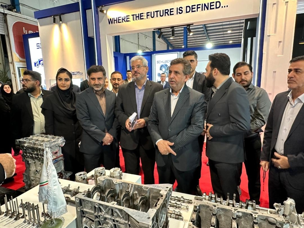 نمایشگاه بین‌المللی قطعات خودرو و مجموعه‌های خودرویی اهواز افتتاح شد