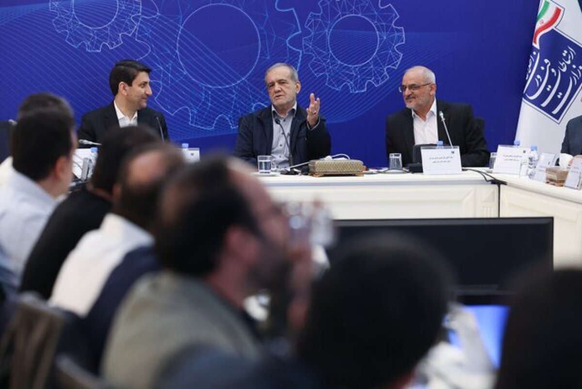 پزشکیان: ساختار آموزش کشور را متحول می‌کنیم تا پایه‌های اقتصاد دانش‌بنیان تقویت شود