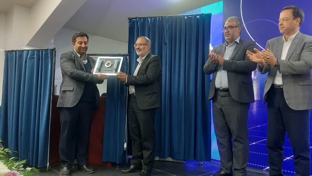 آیین رونمایی از محصولات جدید گروه آوا پزشک