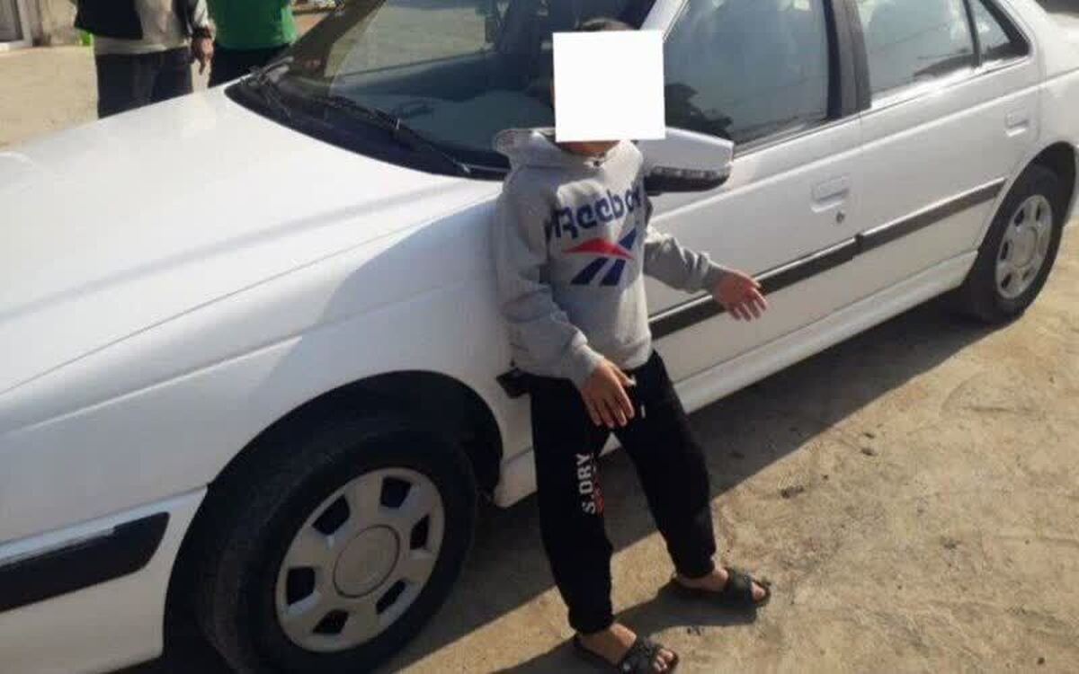 رانندگی خطرناک کودک ۸ ساله در جاده پارس‌آباد با پژو پارس / خودرو توقیف شد