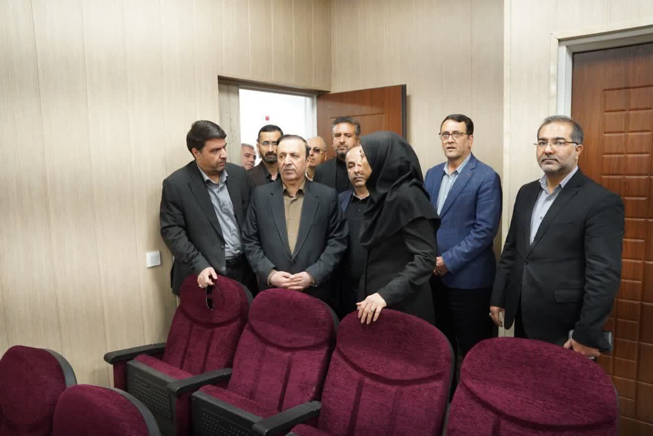 بازدید استاندار قزوین از سالن های ورزشی پونک و پنج هزار نفری