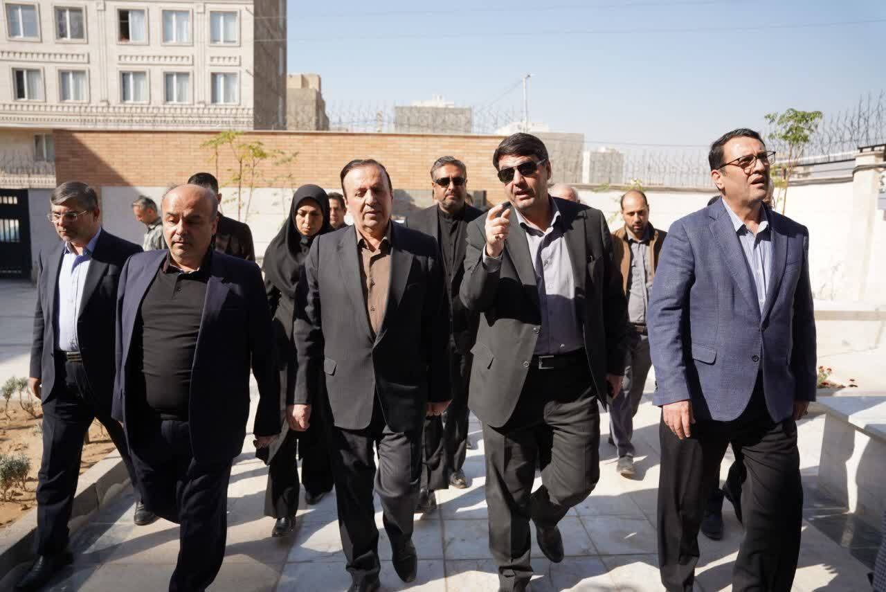 بازدید استاندار قزوین از سالن های ورزشی پونک و پنج هزار نفری