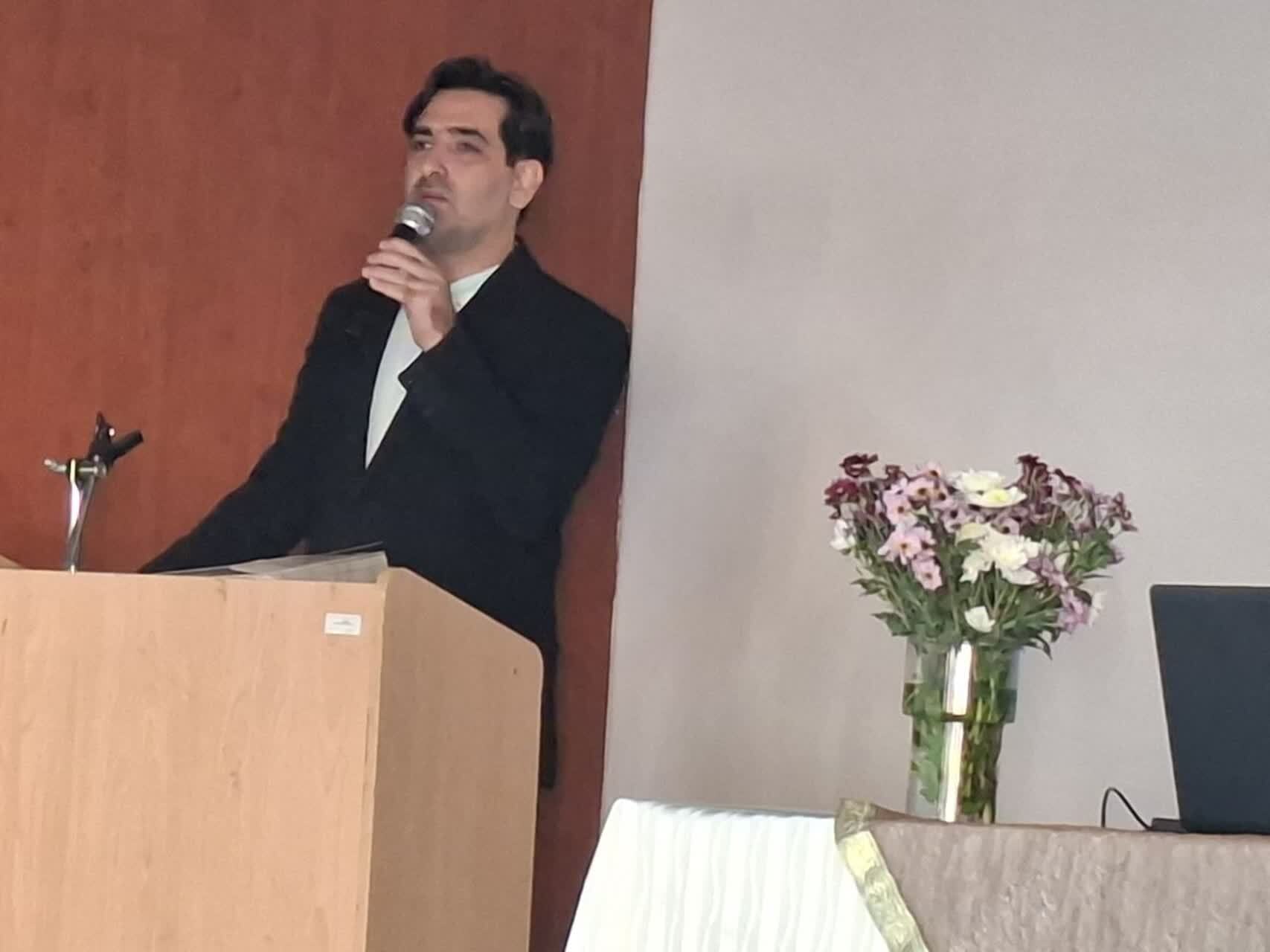 تقدیر از برگزیدگان کنکور دبیرستان استعداد درخشان سلطانی ۴ کرج