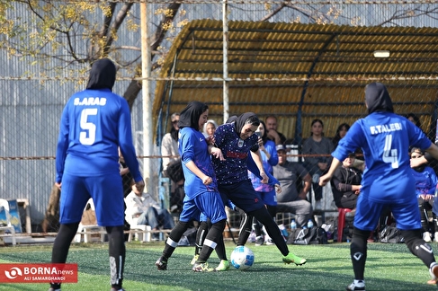 دیدار تیم های فوتبال بانوان پیشکسوتان ایراندوست _ هنرمندان ایران