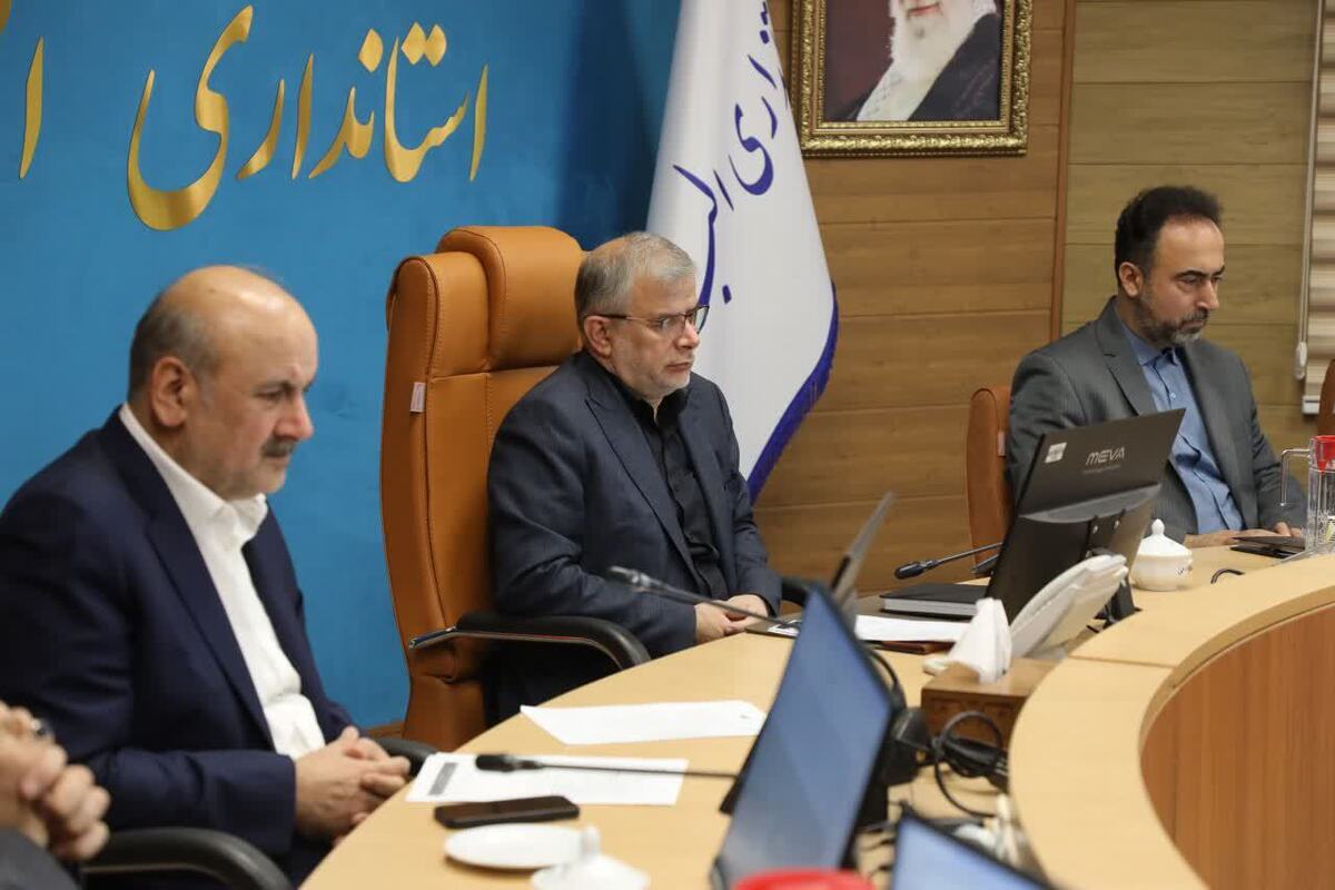 تأکید استاندار البرز بر تجهیز مدارس استان به پنل خورشیدی