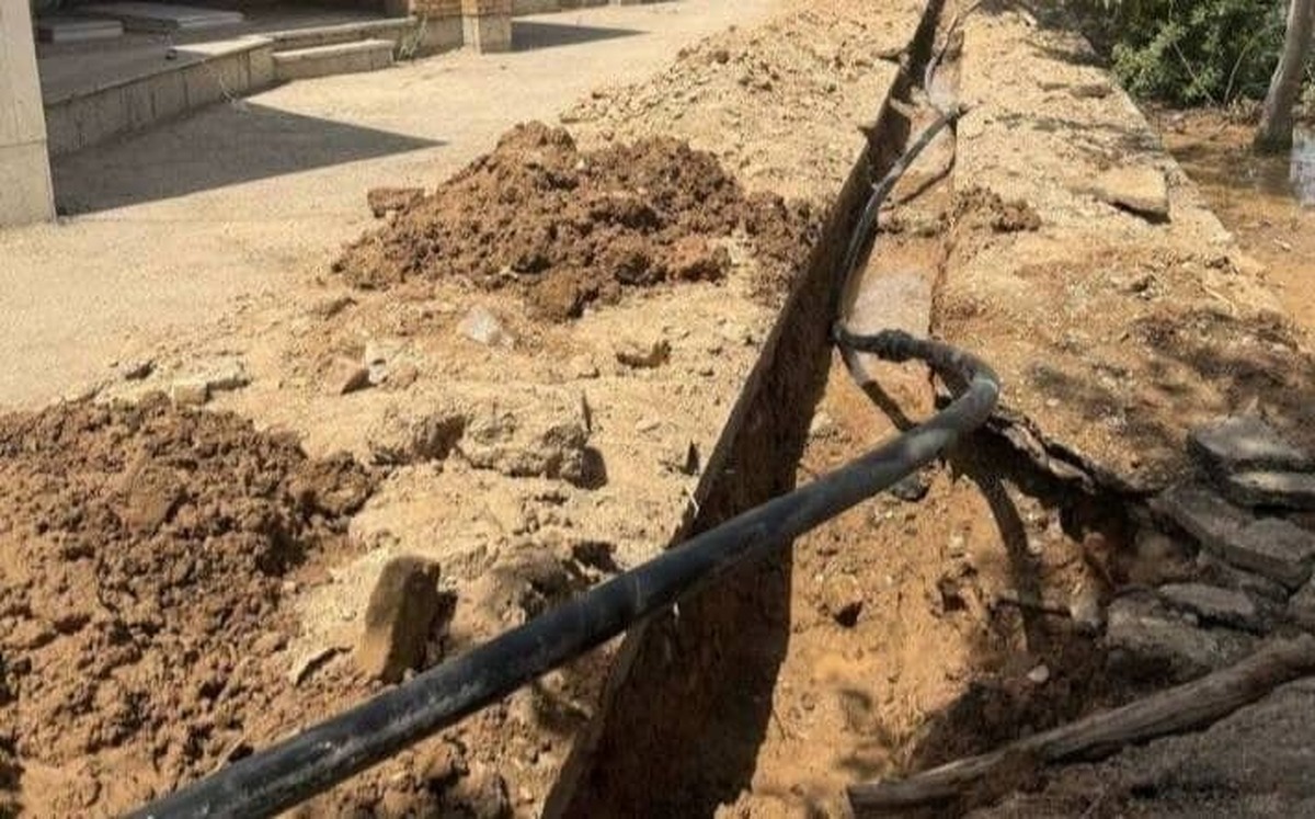 لوله‌گذاری و آبیاری تحت فشار در سطح آرامستان بهشت زهرا (س)