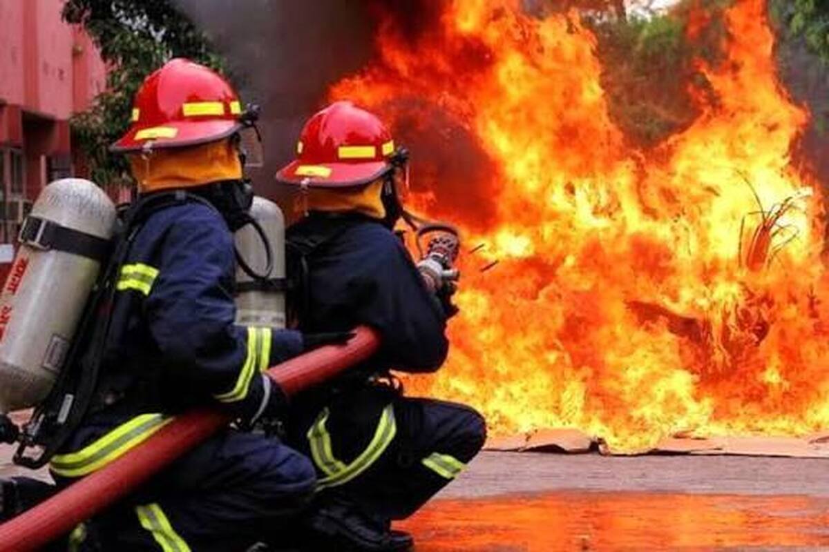 اتصال برق در سقف کاذب  علت آتش سوزی در بیمارستان کودکان بود