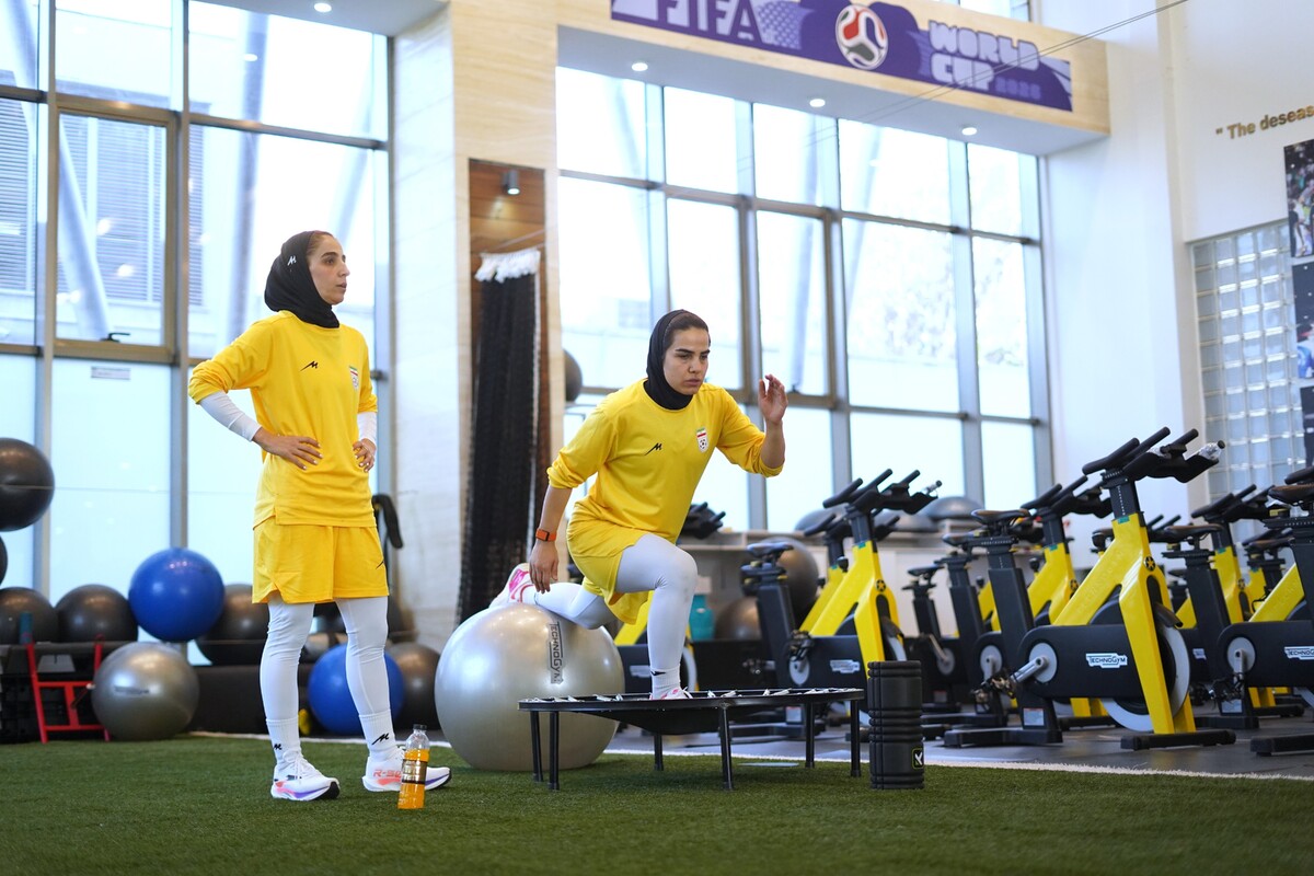 انجام تمرینات بدنسازی ملی‌پوشان فوتسال بانوان در پک