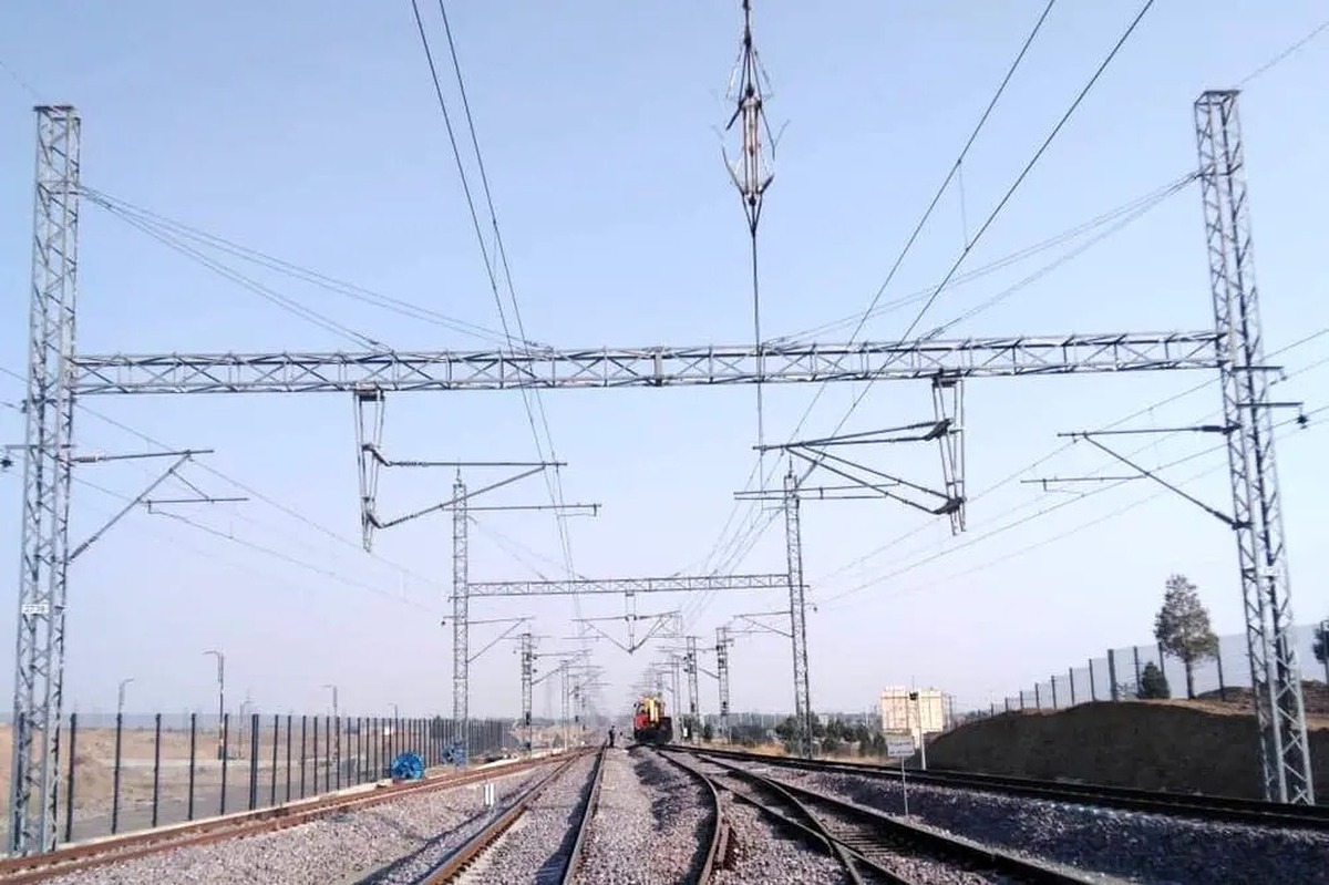 بازسازی و اورهال ۳۴۰ متر از شبکه بالاسری ایستگاه مترو وردآورد