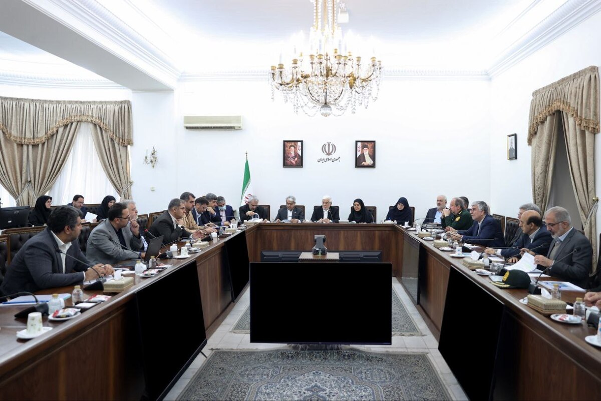 عارف: تامین مسکن اقشار آسیب‌پذیر یکی از  اولویت‌های اصلی دولت است/ تحویل ۵۱ هزار واحد حمایتی مسکونی به متقاضیان در دولت چهاردهم