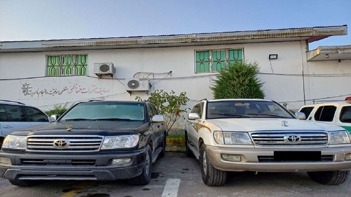 کشف ۲ خودروی لندکروز قاچاق در عباس آباد مازندران