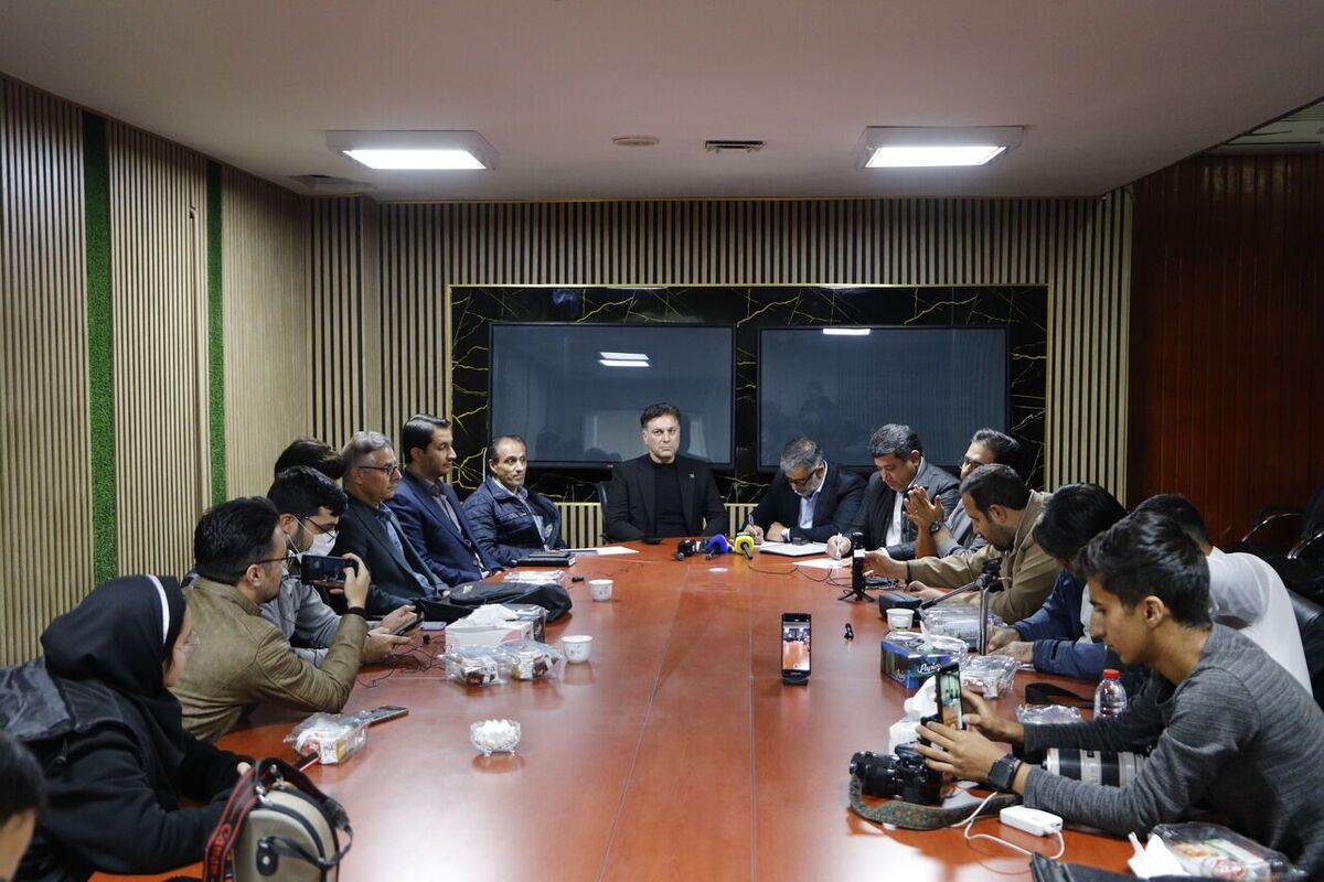 واقعیت‌ چمن هیبریدی ورزشگاه یادگار امام تبریز