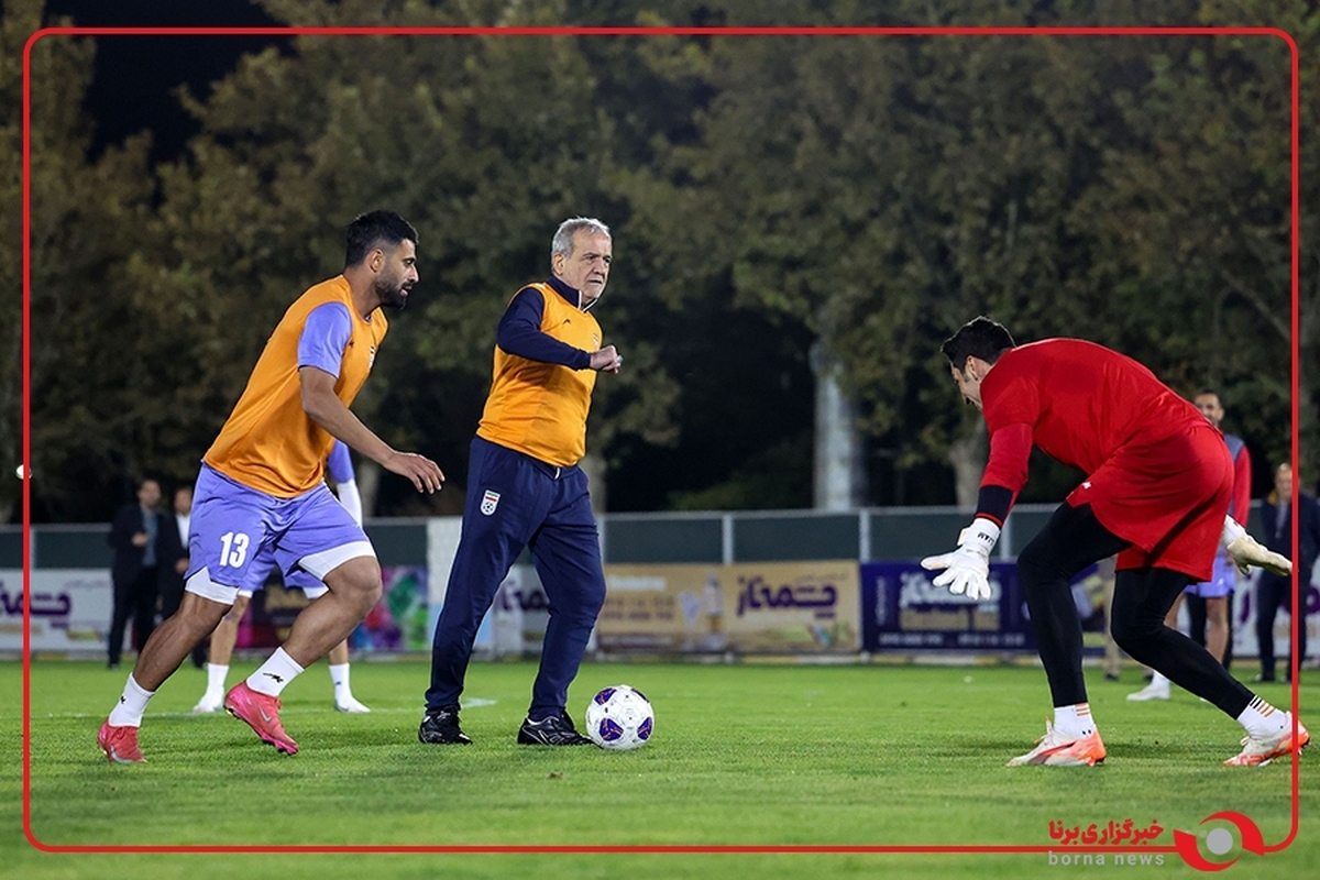 از زمین سیاست تا زمین فوتبال؛ پزشکیان در میان ستاره‌های تیم ملی