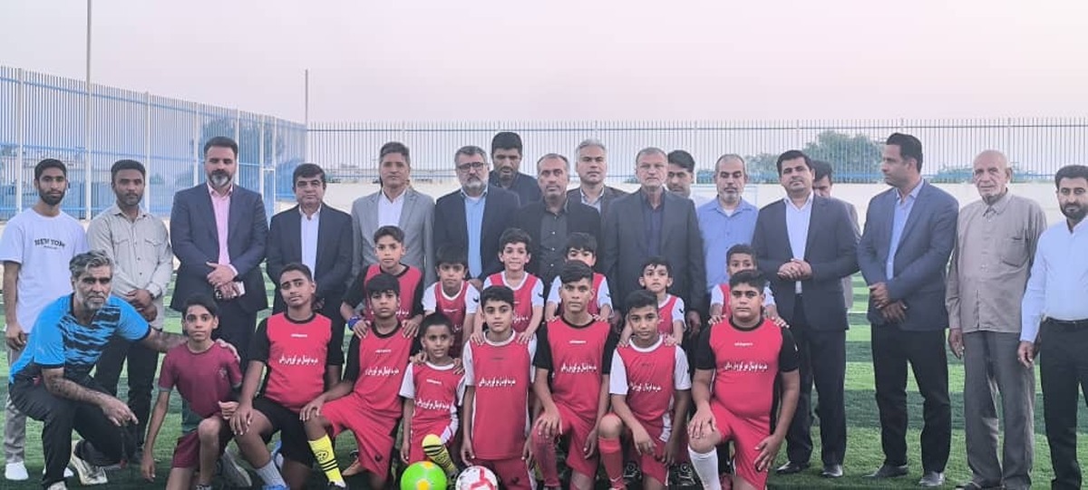 زمین چمن مصنوعی روستای پیر چیلی افتتاح شد