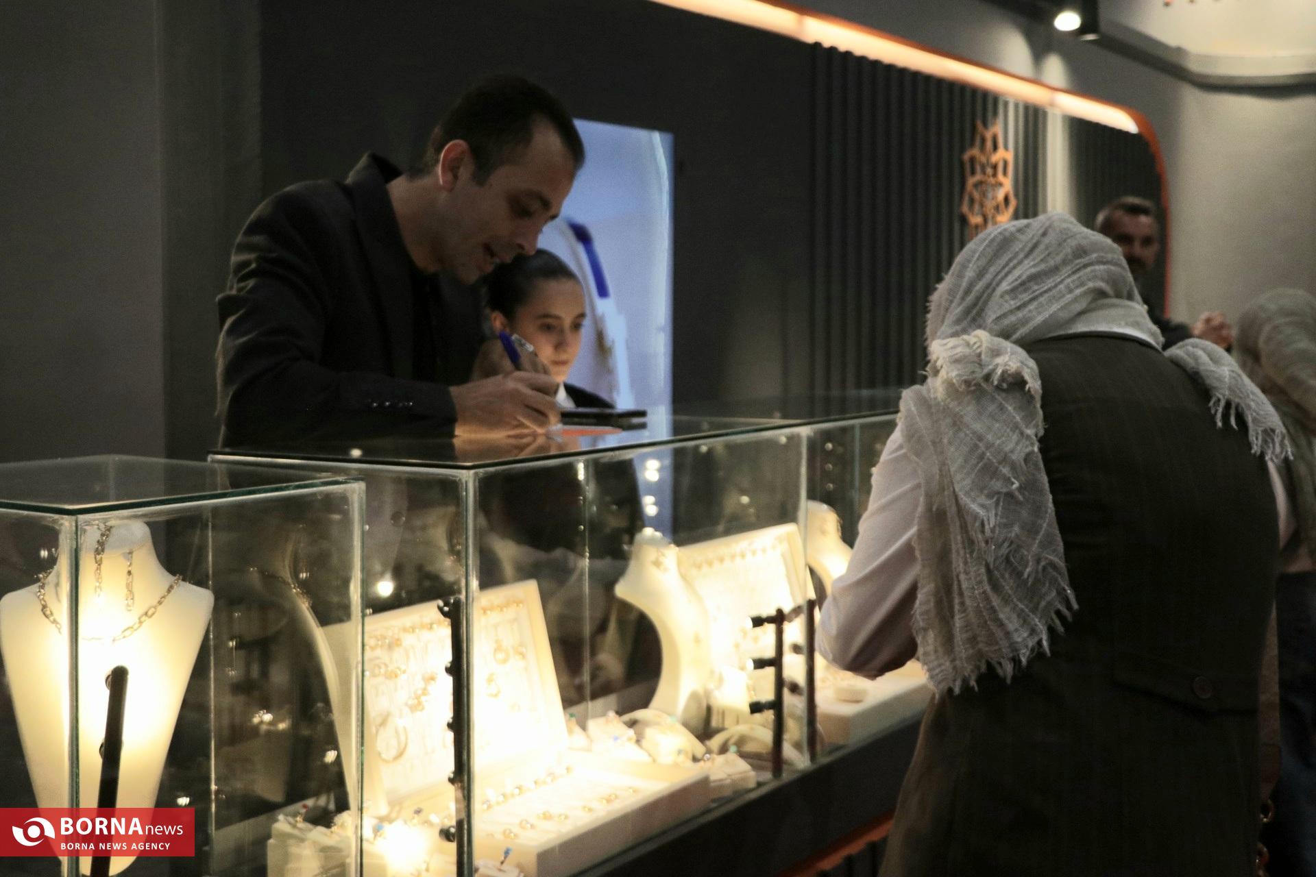 نهاوندی: ۳ نمایشگاه بهصورت همزمان در شیراز برپا می شود نهاوندی: ۳ نمایشگاه بهصورت همزمان در شیراز برپا می شود