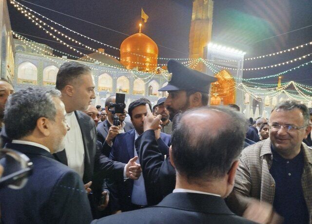 تشرف وزیر امور خارجه به حرم مطهر امام رضا(ع) تشرف وزیر امور خارجه به حرم مطهر امام رضا(ع)