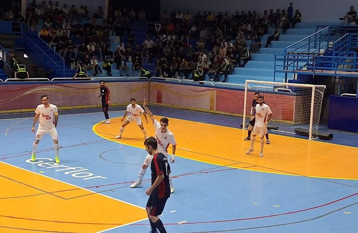 پایان نیم فصل فوتسال لیگ برتر با شکست خانگی پردیس 
