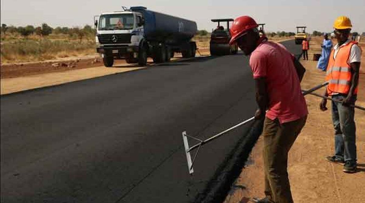 اجرای بیش از ۲۷ کیلومتر عملیات راهداری در محورهای شهرستان اردل