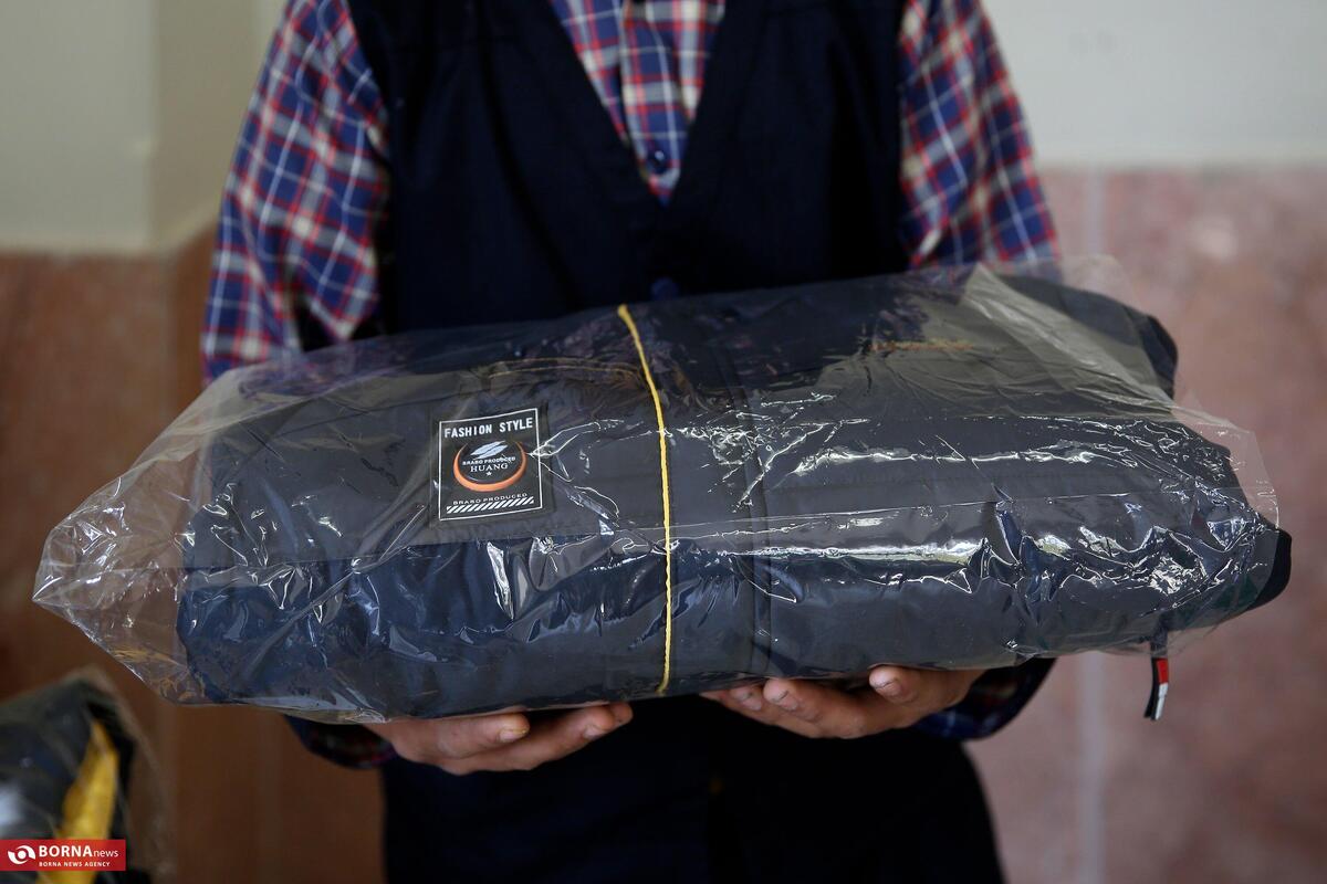 اهدا لباس گرم به دانش‌آموزان استثنایی + عکس