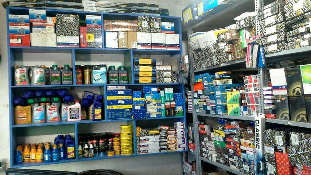 کشف لوازم یدکی خودروی احتکاری به ارزش ۲۳ میلیارد در تهران 
 