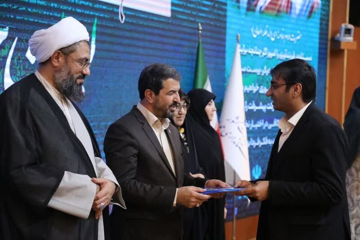 خبرگزاری برنا همدان در سومین رویداد استانی «جوانی جمعیت و خانواده» به‌عنوان رسانه برتر معرفی شد