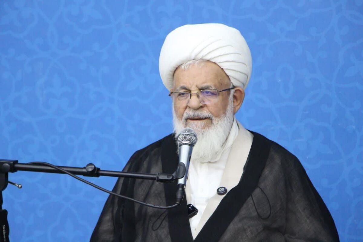 امام جمعه یزد: تبیین واقعیت‌ها رسالت اصلی خبرنگاران است