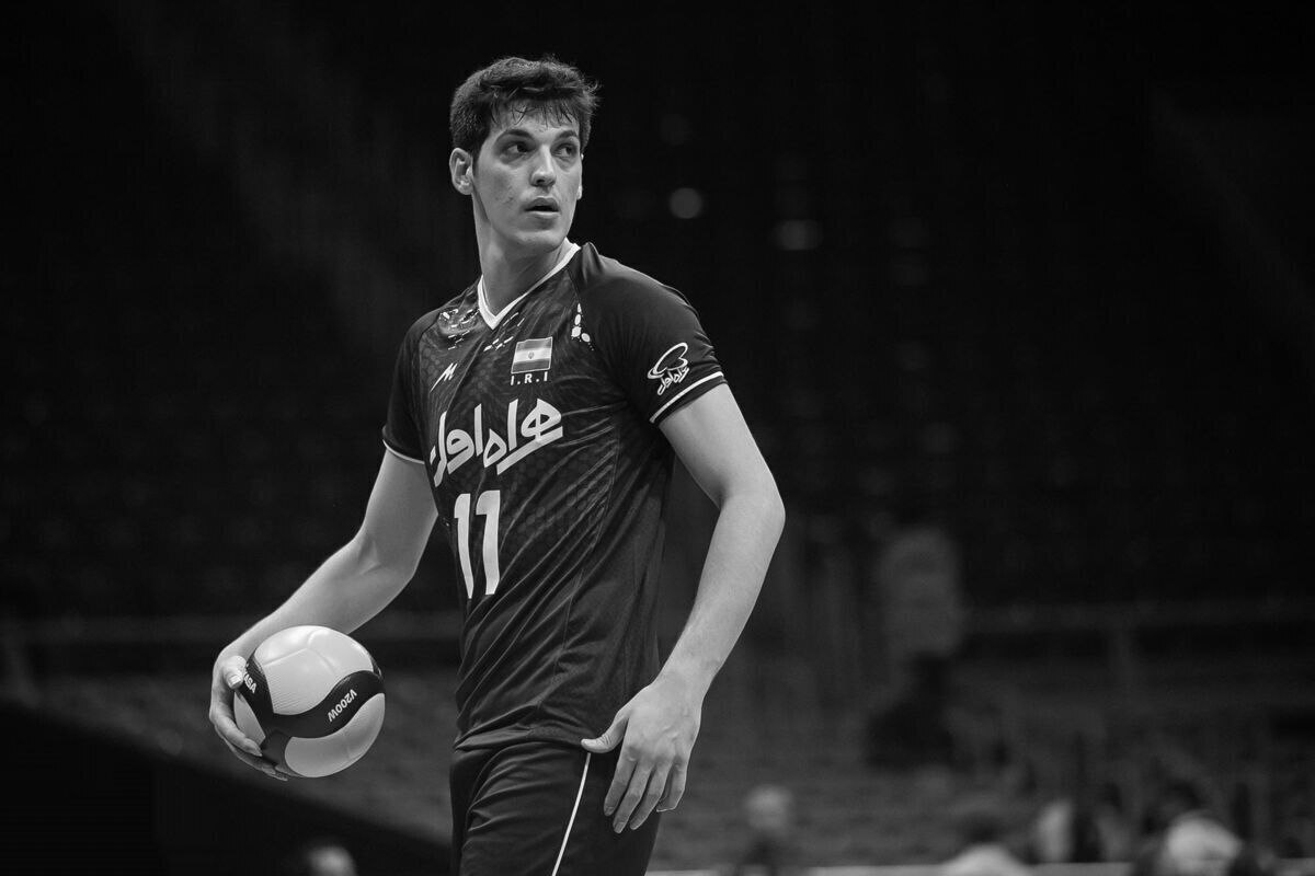 ابراز همدردی رهبر معظم انقلاب با خانواده مرحوم صابر کاظمی