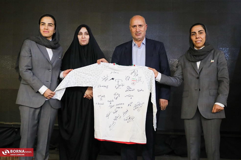 بدرقه تیم ملی فوتسال بانوان