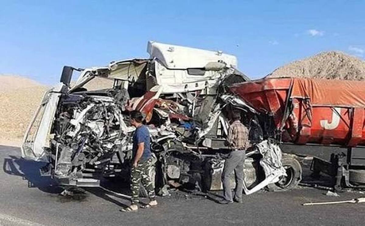 تصادف ۳ تریلی در بروجرد ۲ کشته و یک زخمی بر جای گذاشت