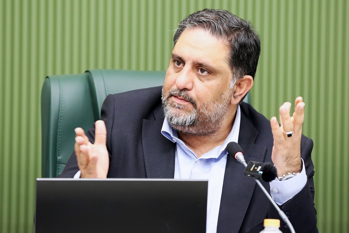 گلستان پیشتاز در راه اندازی نیروگاههای تجدیدپذیر اداری