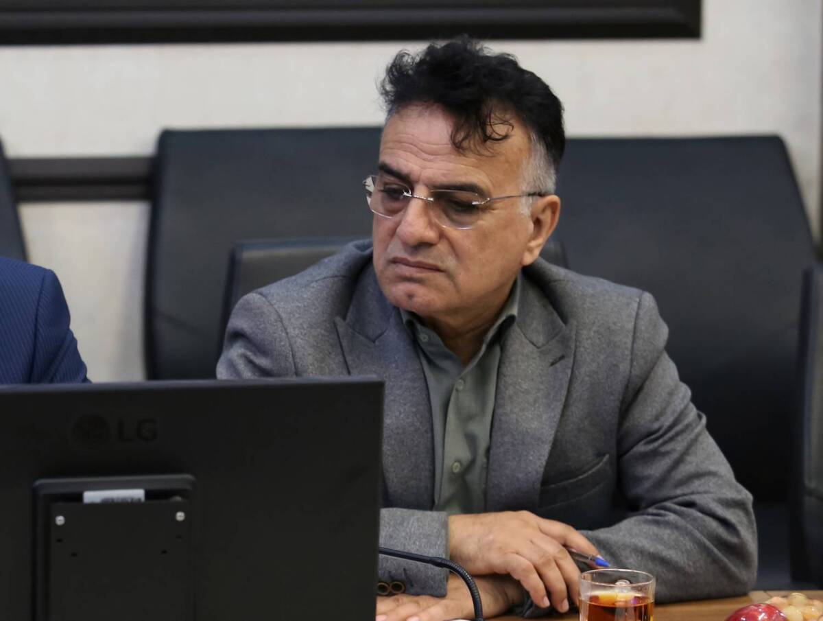 مومنی: جذب متخصصان چشم‌پزشکی و جراحی عمومی به‌سختی میسر می‌شود