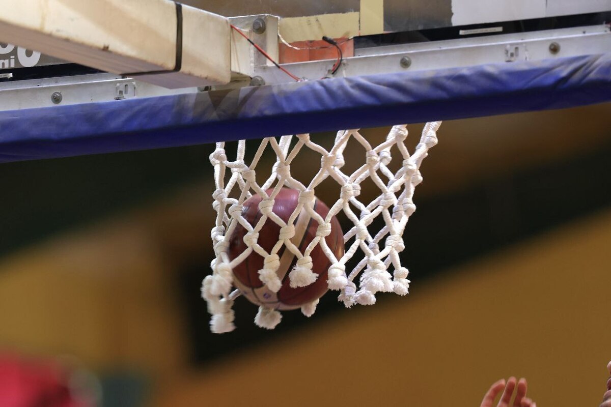 قهوه باتسام آماده جدال حساس با ستاد ملی گاز تهران در خانه بسکتبال مشهد