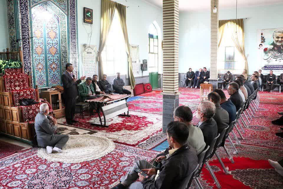 بررسی مسائل و مشکلات روستای کچله گرد و جوین با حضور فرماندار بوئینزهرا بررسی مسائل و مشکلات روستای کچله گرد و جوین با حضور فرماندار بوئینزهرا