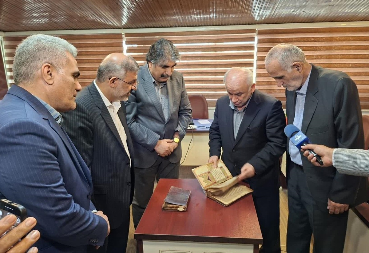 بازدید استاندار مازندران از مرکز اسناد کتابخانه ملی؛ تأکید بر صیانت از حافظه تاریخی استان