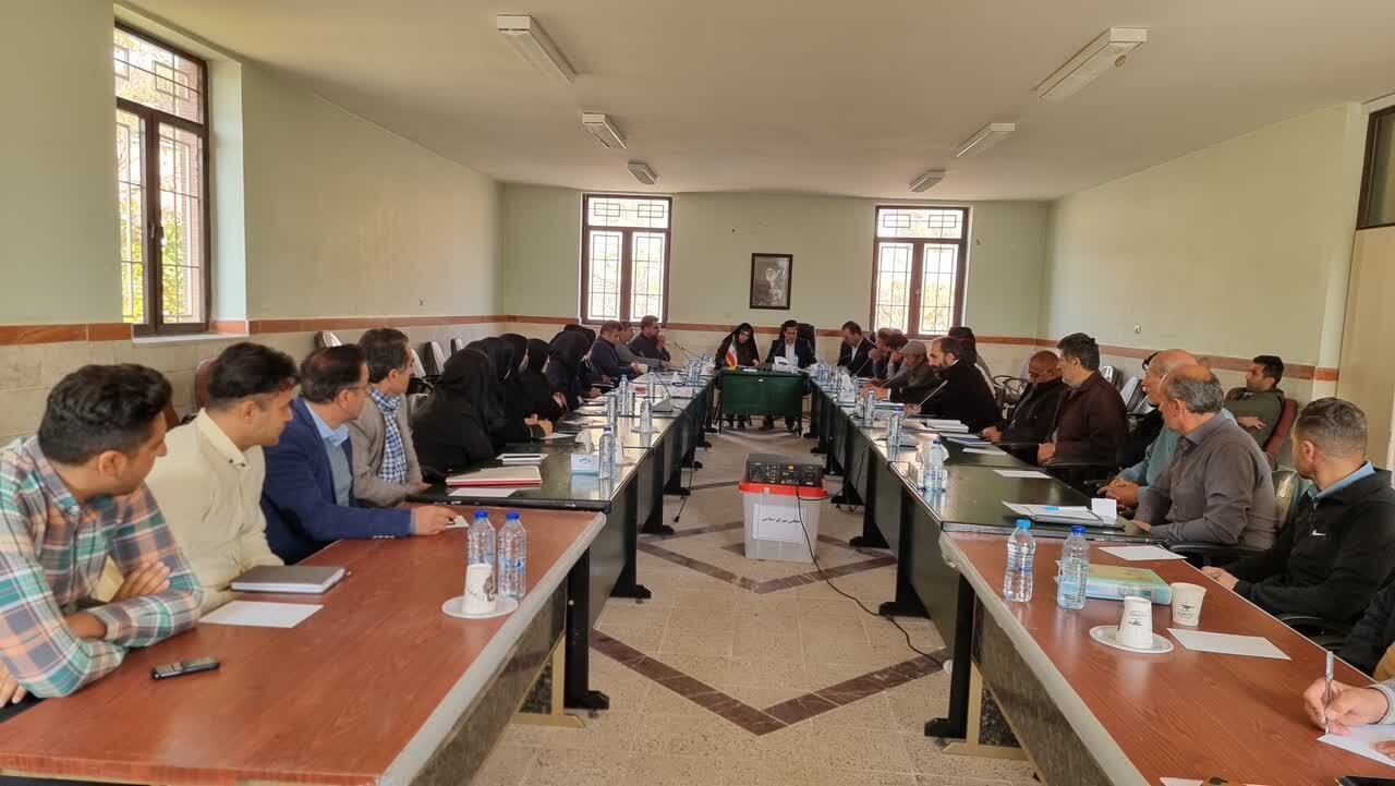 بازدید مدیرکل امور روستایی و شوراهای استانداری قزوین از روستاهای بخش الموت شرقی