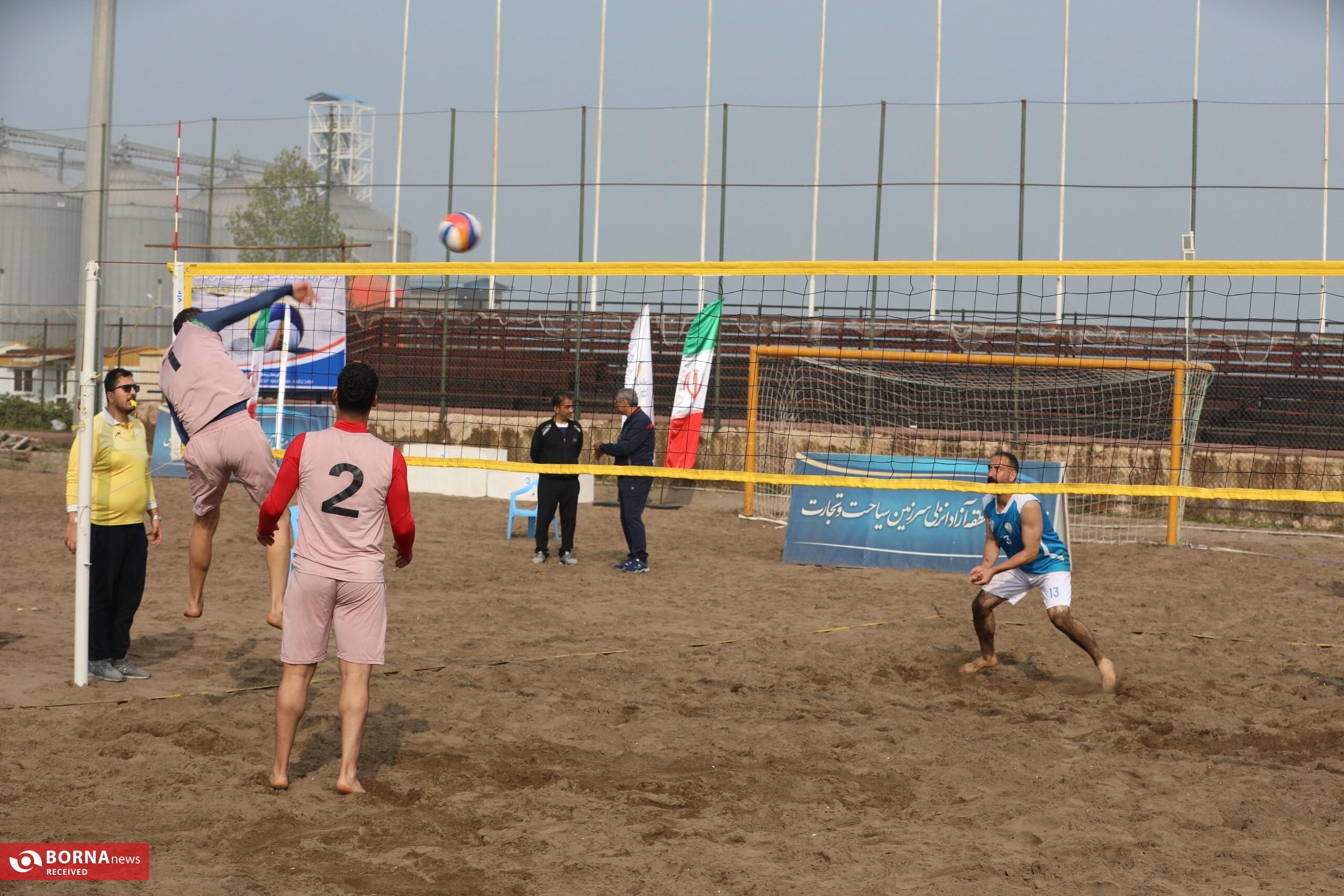 برگزاری مسابقات والیبال ساحلی كاركنان نیروی دریایی ارتش در منطقه آزاد انزلی