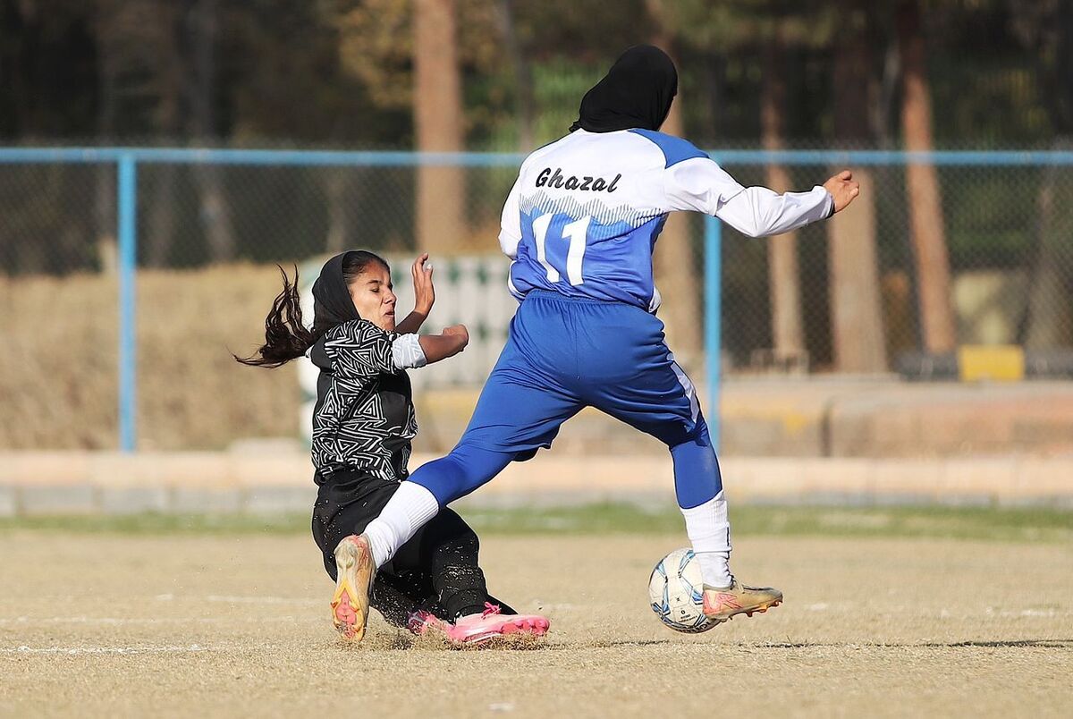قهرمانی نیم‌فصل استقلال و فولاد؛ شکست فراز صفه و توقف آراد ورزش زاگرس در هفته پایانی