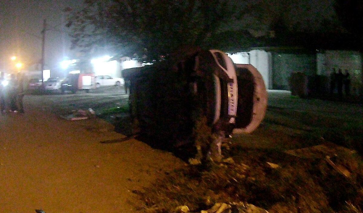 برخورد یک دستگاه تریلی با خودروی سواری ۳ کشته برجای گذاشت