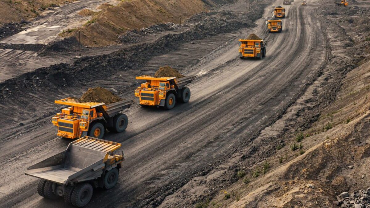 تفاوت نگاه دولتی ها و فعالان معدنی به حوزه معدن در برنامه هفتم/ حقوق مالکانه و عوارض صادراتی چالش اصلی صنایع معدنی