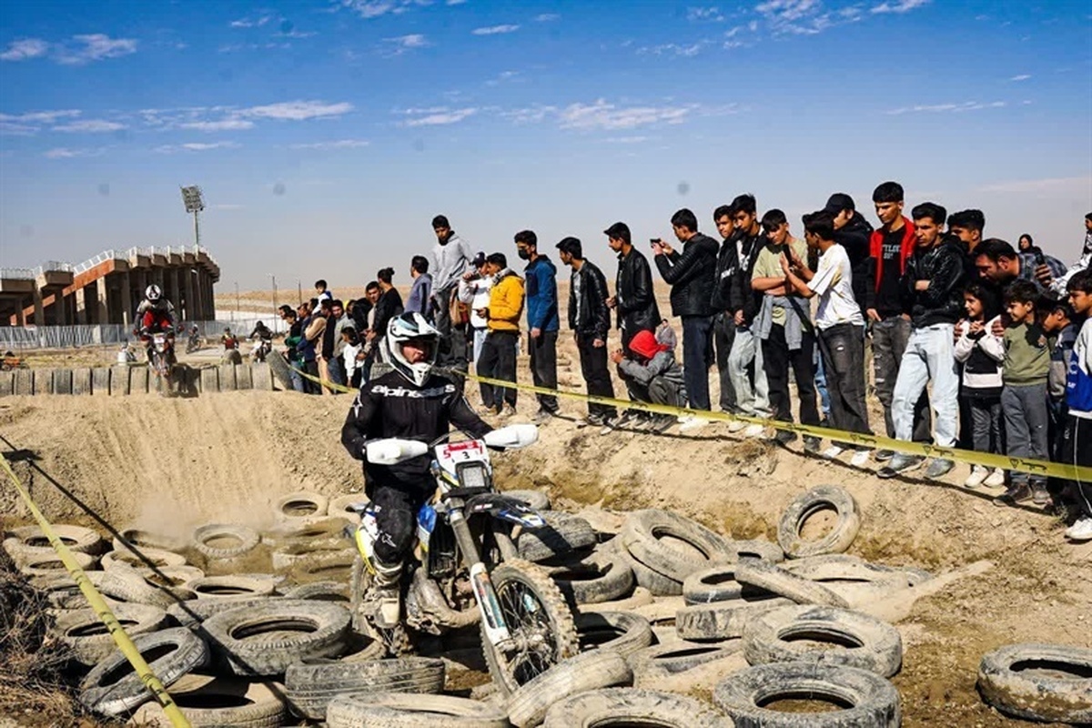 قهرمانی موتورسواران استان در مسابقات  کشوری سوپر اندرو در همدان