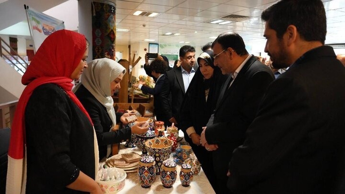 افتتاح نمایشگاه دائمی تولیدات کسب و کار‌های خرد و خانگی