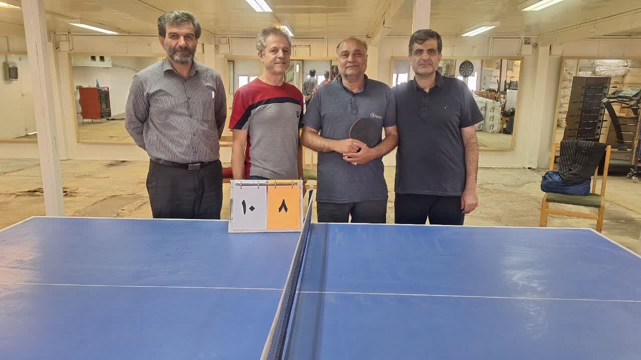 ورزشکاران پیش کسوت صدا و سیمای قزوین با هم رقابت کردند 