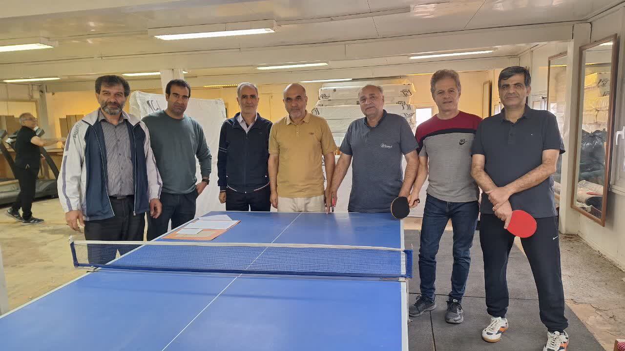 ورزشکاران پیش کسوت صدا و سیمای قزوین با هم رقابت کردند 