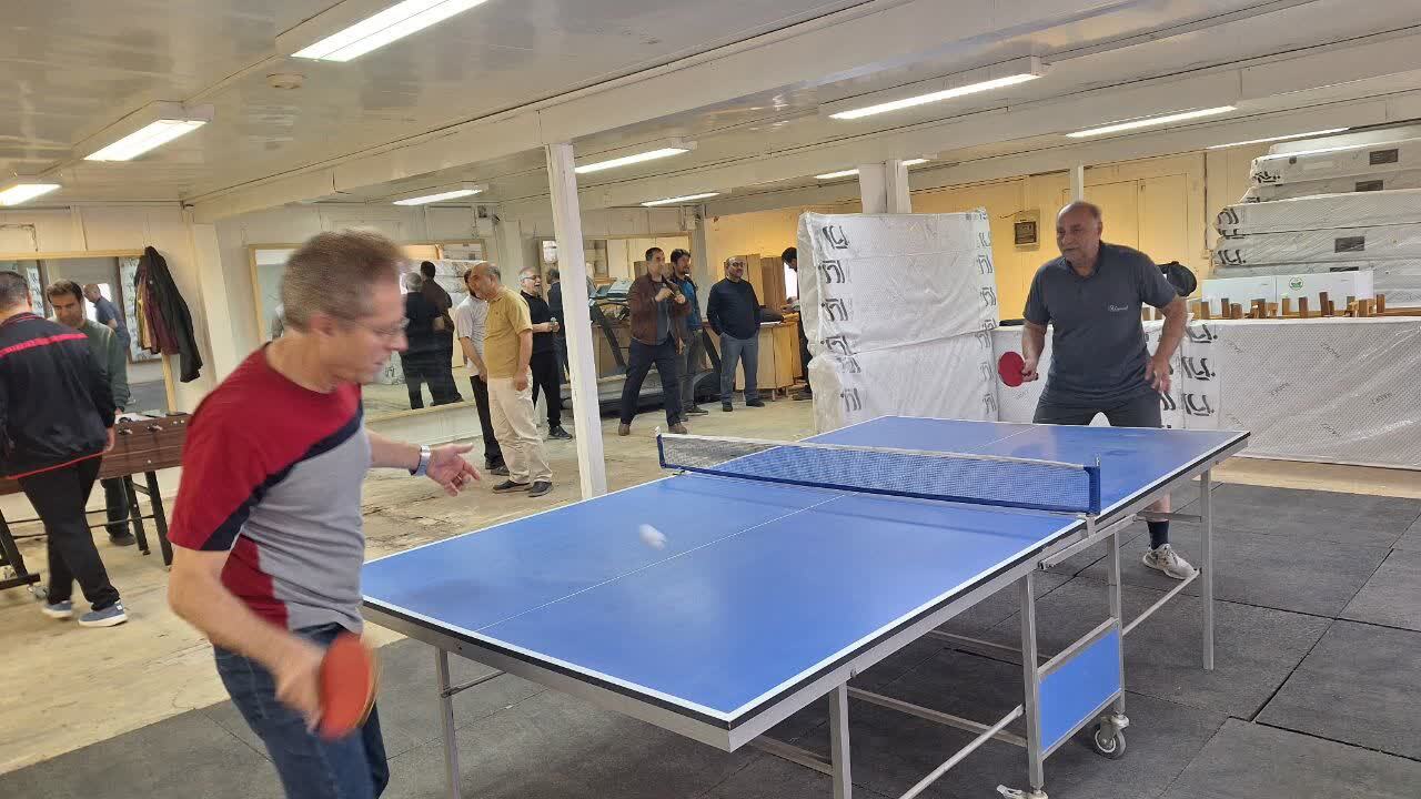 ورزشکاران پیش کسوت صدا و سیمای قزوین با هم رقابت کردند 