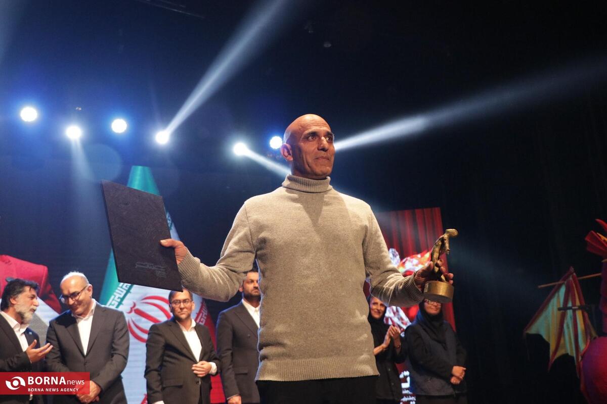 پایان سی و دومین جشنواره تئاتر فارس / تکریم نیم قرن هنرمندی استاد شهسواری